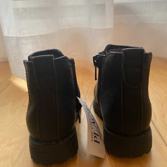 Unisex black booties, Children’s Place, NEW - Picture 4 of 4